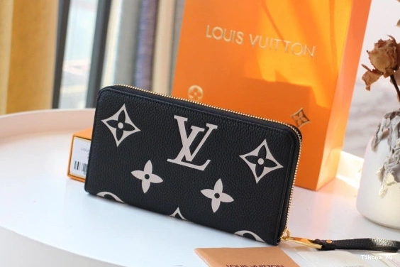Affordable VUITTON WALLET LOUIS ZIPPY 0802